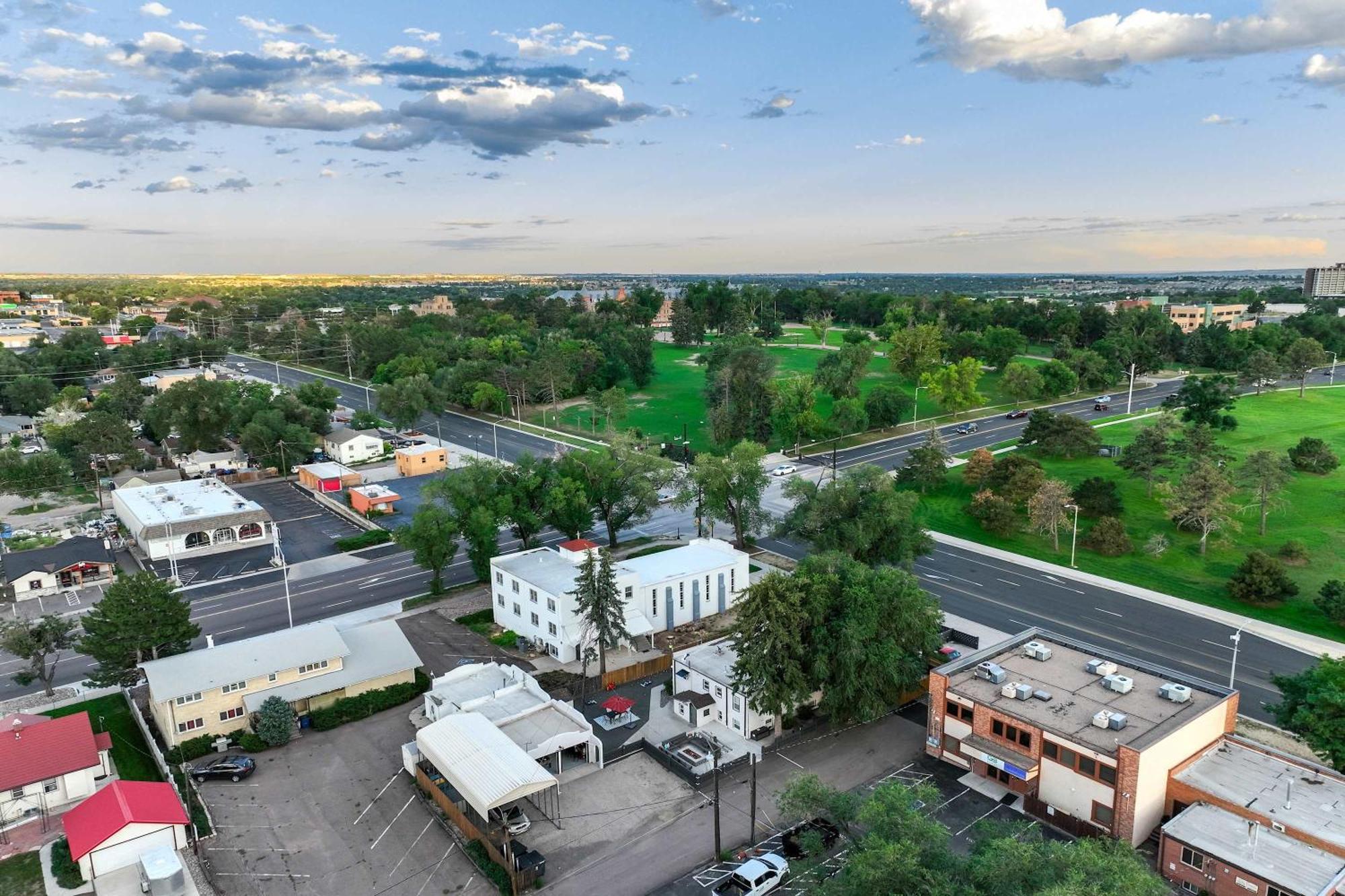 Pikes Breeze - Premier Locale Workcation Hub Apartment
